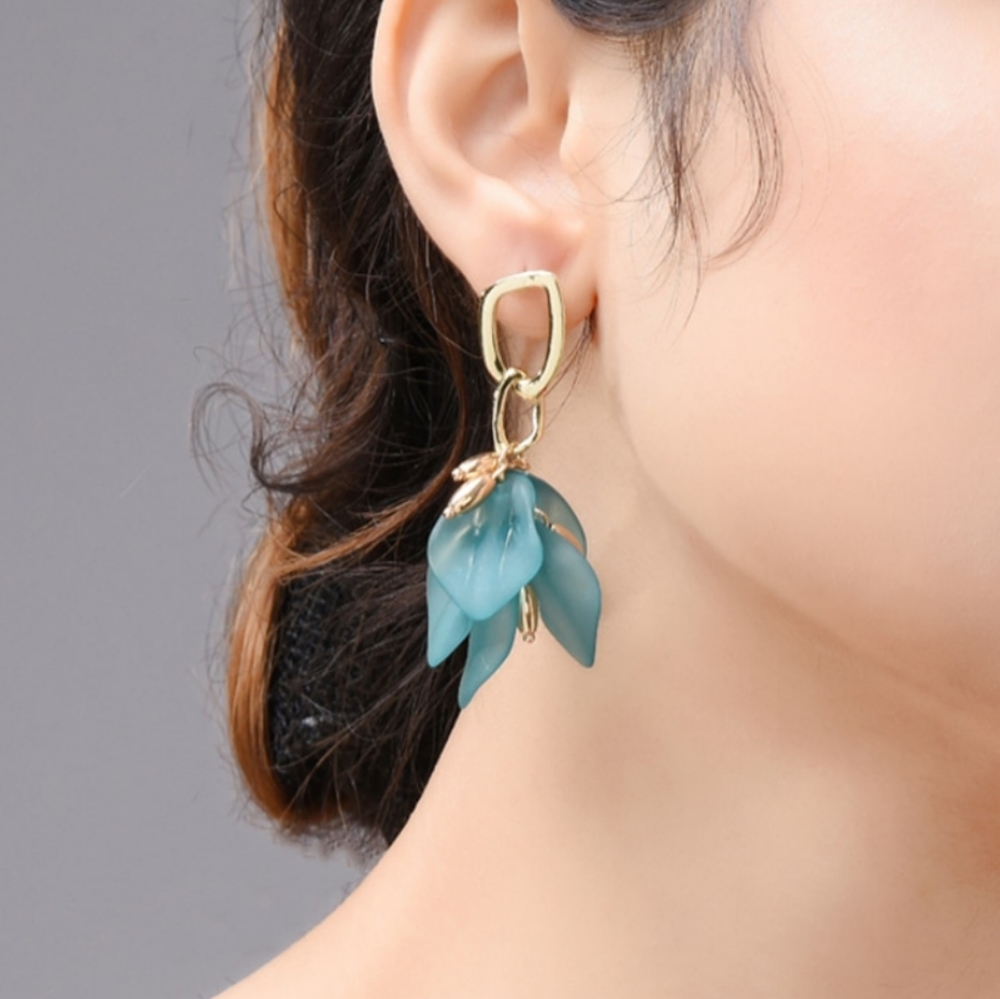 Lovely petal earrings